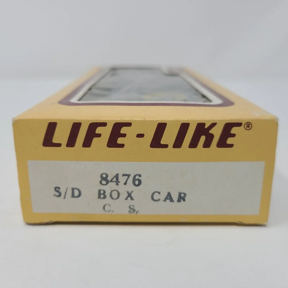 NIB Life-Like 8476 HO Box Car w/ Sliding Door Chessie System C&O  (NEW IN BOX)